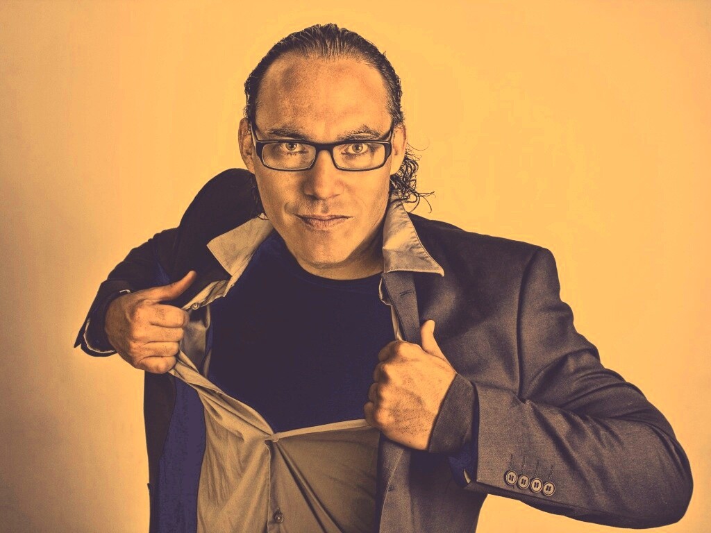 Спешит на помощь обои