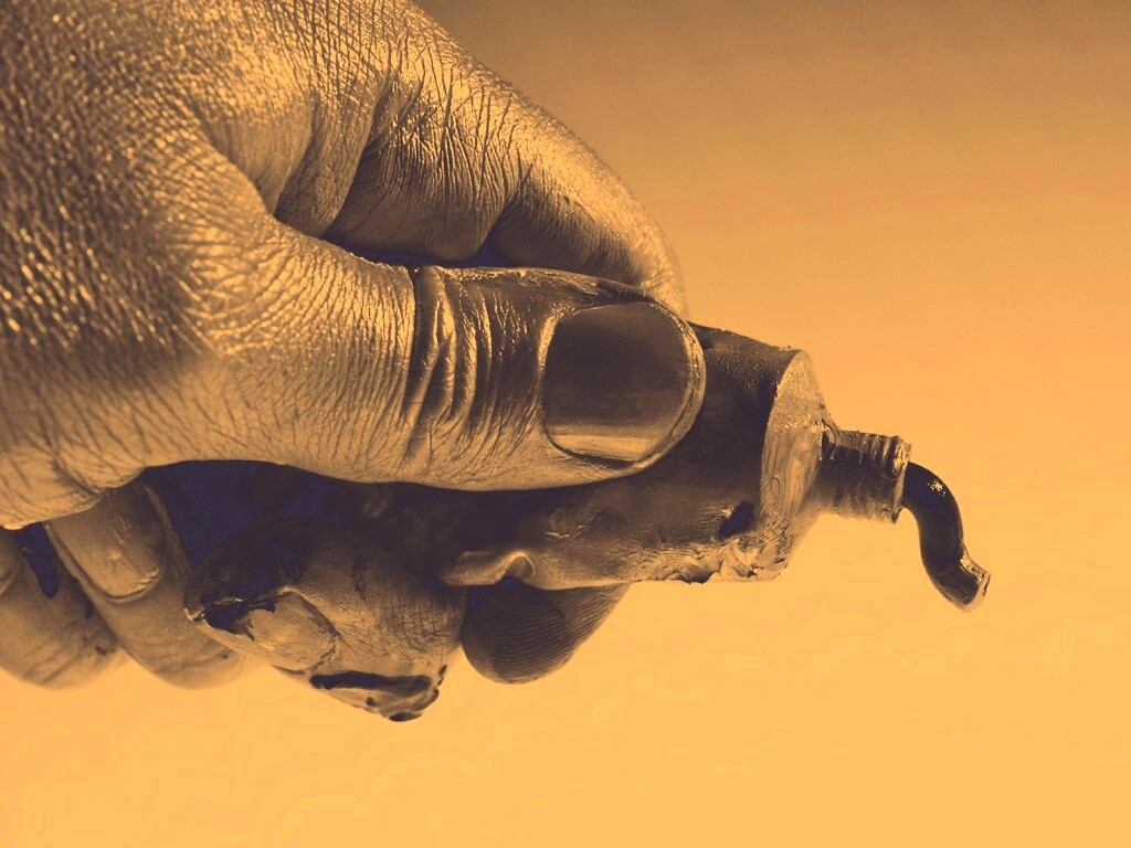 Чёрная краска обои