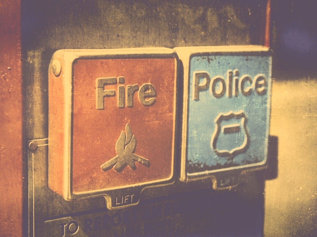 "Экстренные" кнопки обои