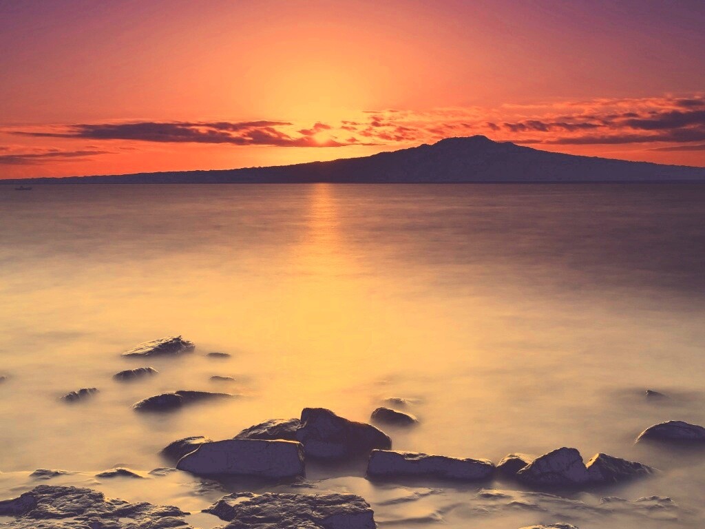 Восход над озером обои