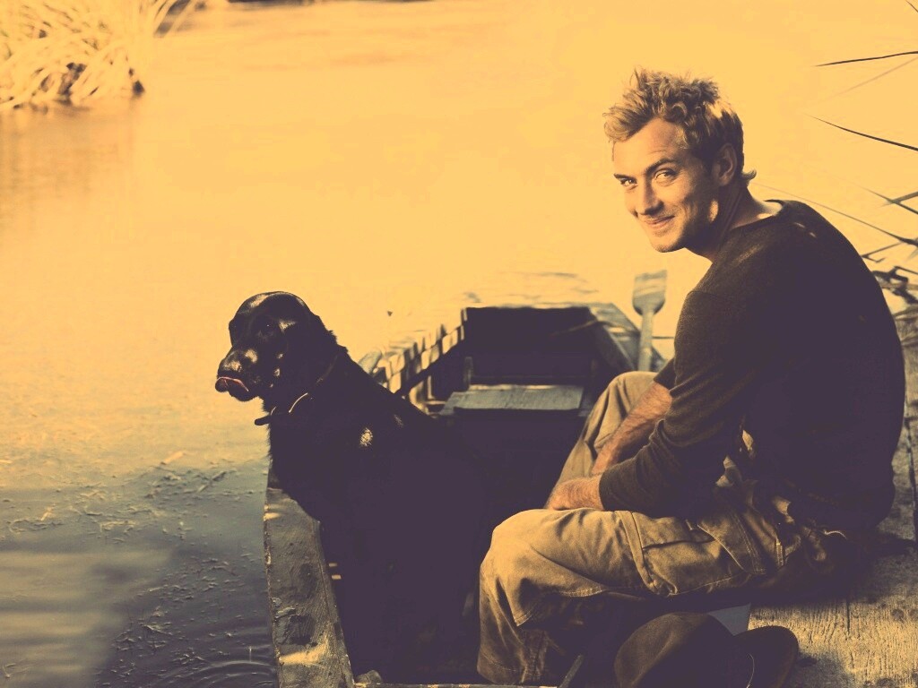 Джуд Лоу на лодке обои