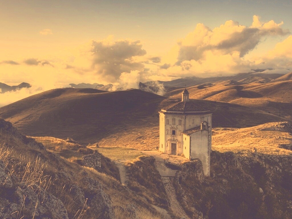 Горная церковь обои