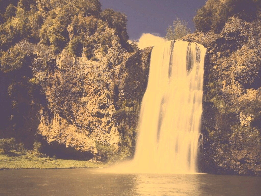 Скалистый водопад обои