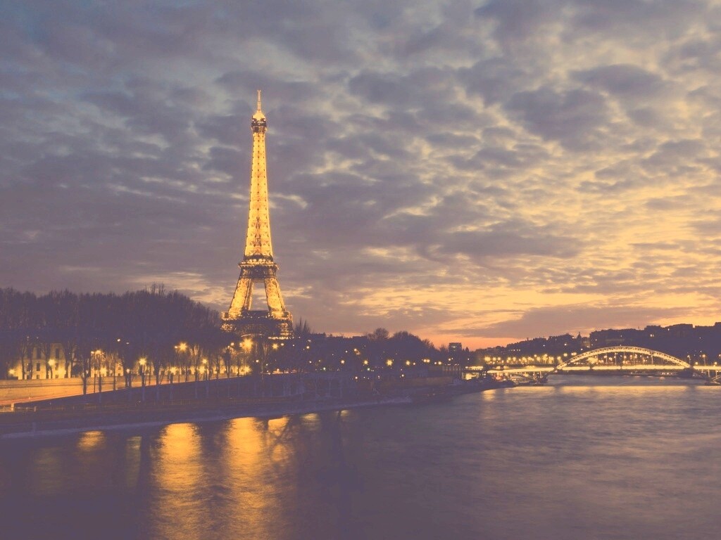 Эйфелева башня в Париже обои