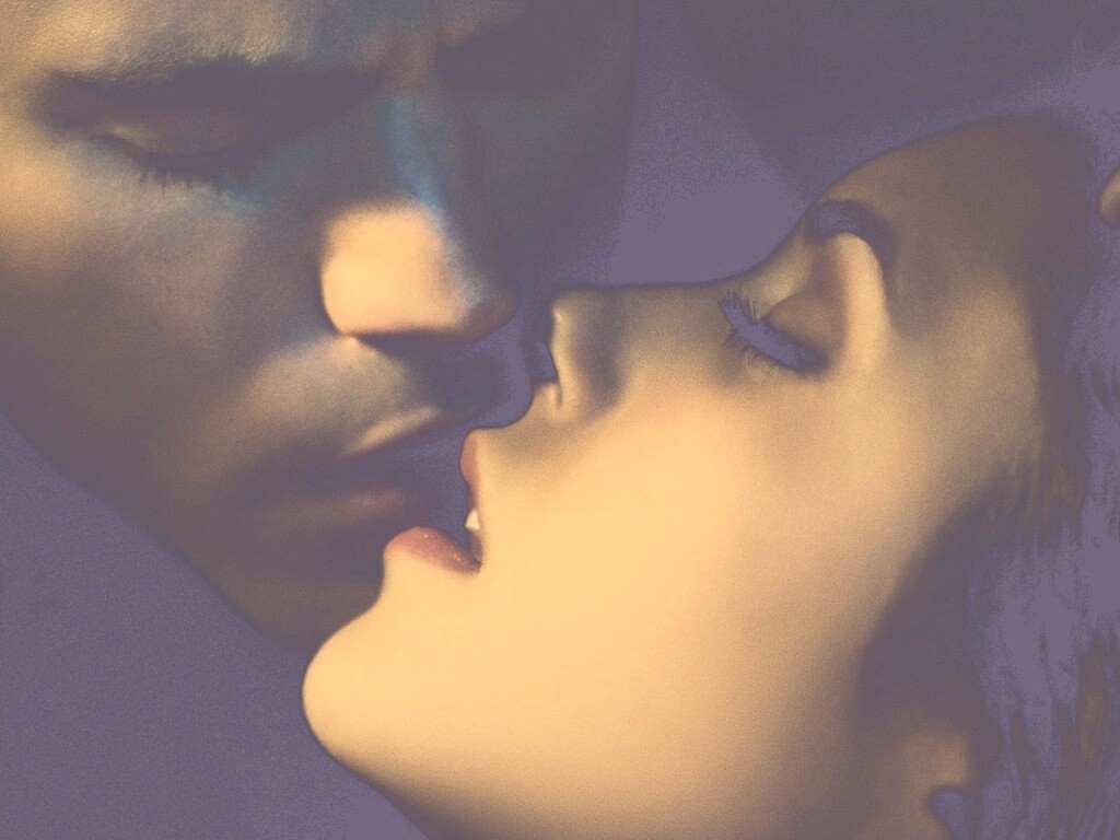 Поцелуй из Дневников Вампира обои