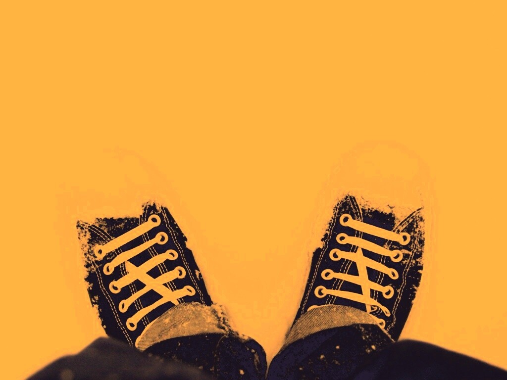 Дурак зимой в кедах обои