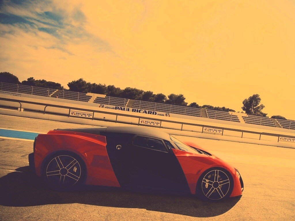 Marussia на треке обои