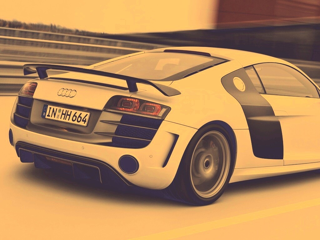 Audi R8 на скоростной трассе обои