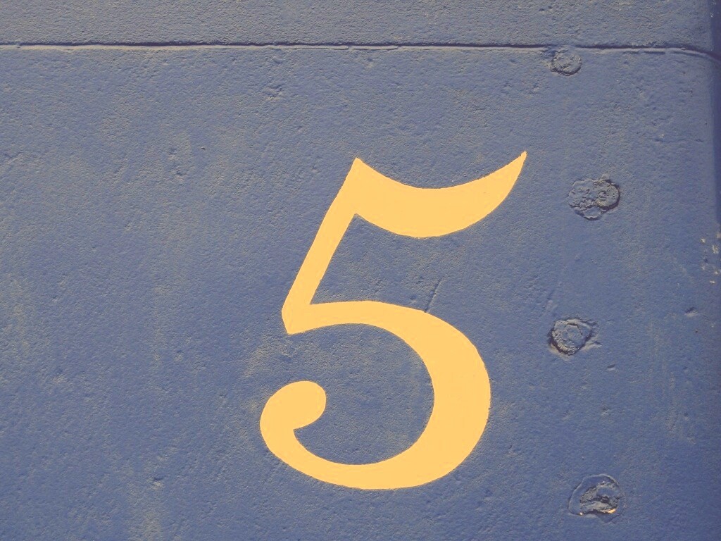 Твердая пятерка обои