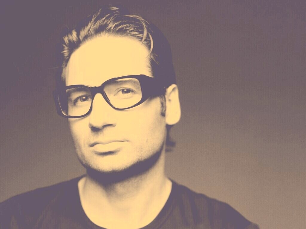 Дэвид Духовны обои