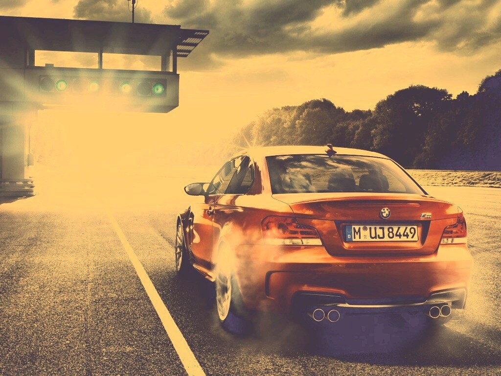 Оранжевый BMW серии M обои