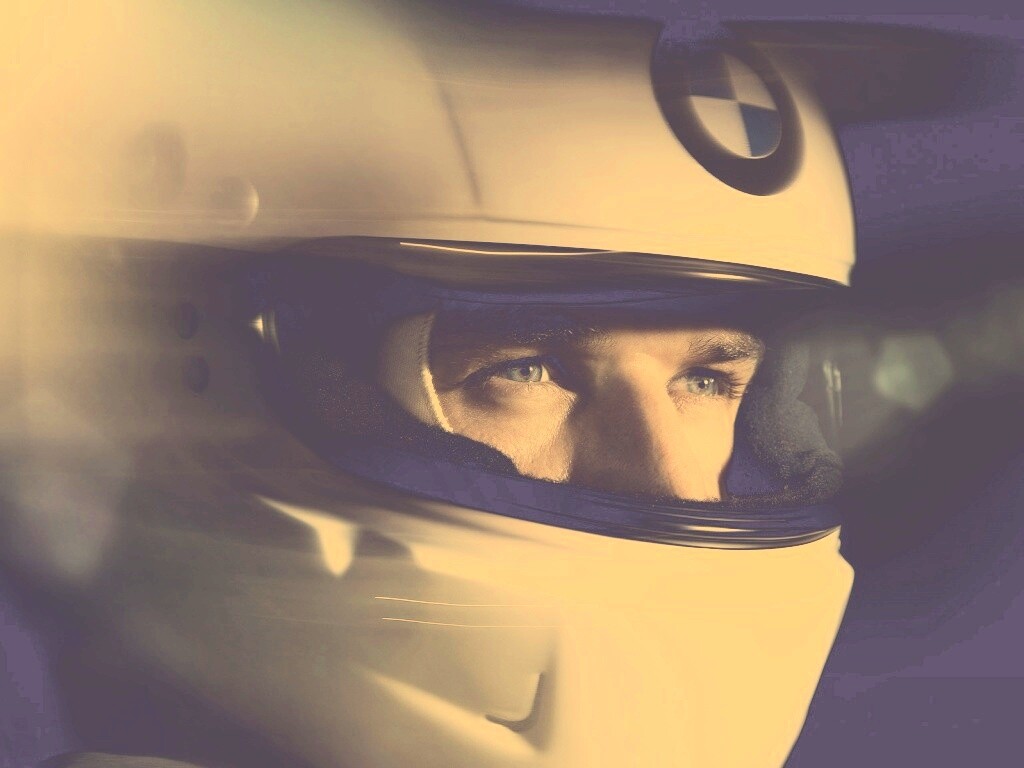 Гонщик BMW обои