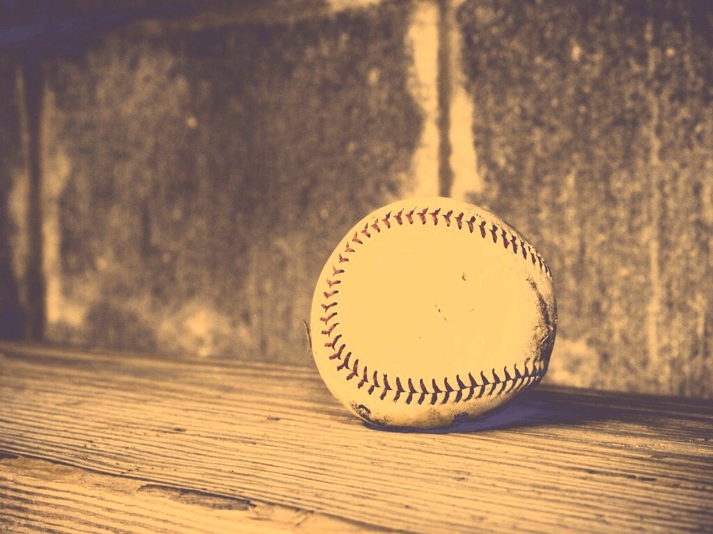 Старый бейсбольный мяч обои