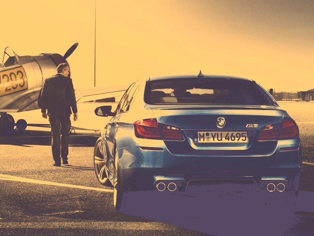 BMW F10 M5 на аэродроме обои