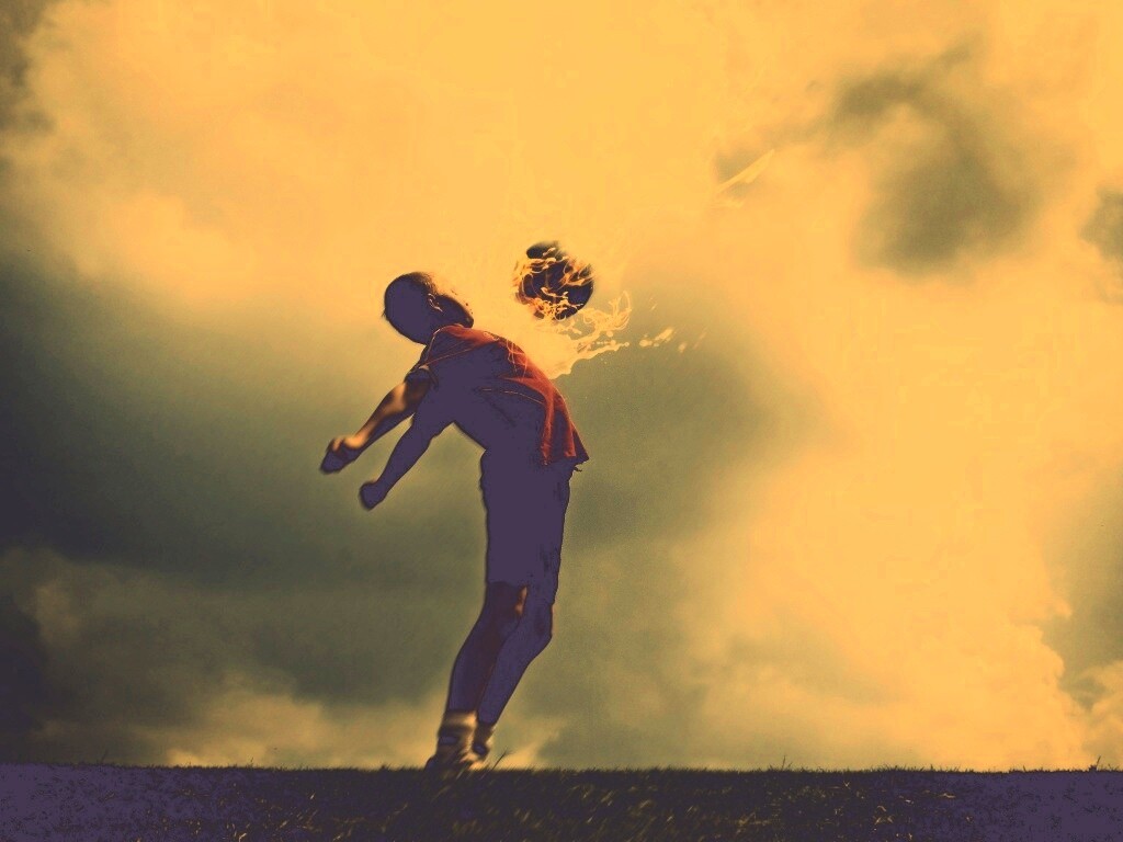 Отбил грудью обои