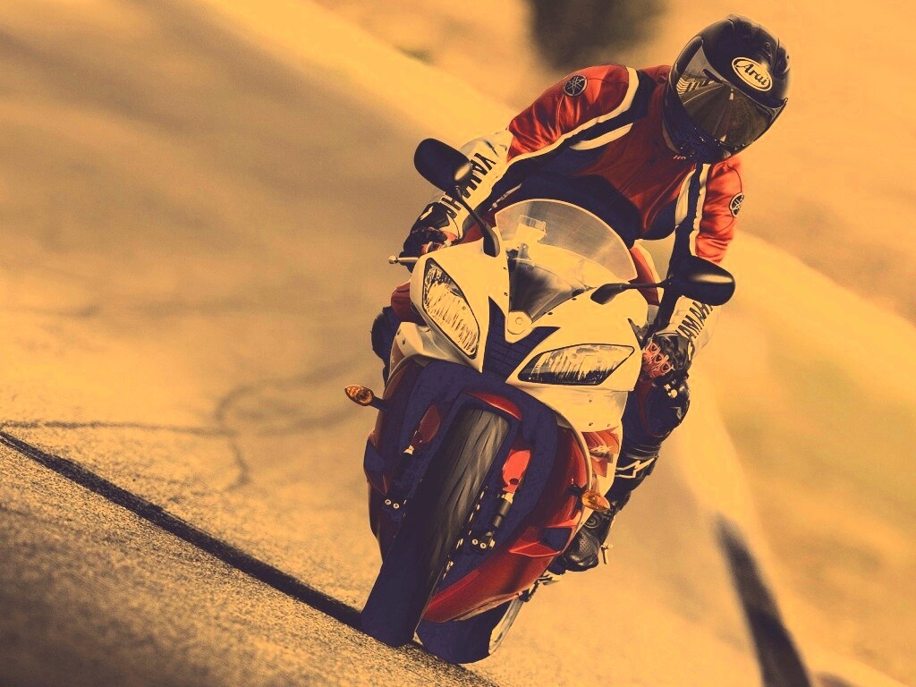 Мотоциклист на спортбайке обои