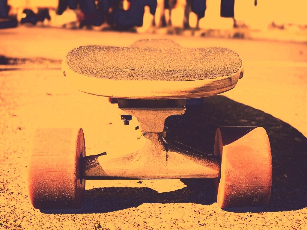 Скейтборд на солнце обои