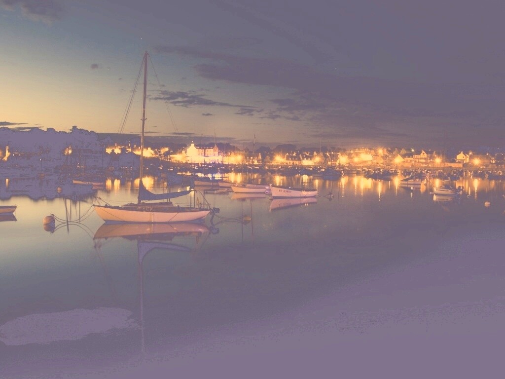 Лодки на вечерней воде обои