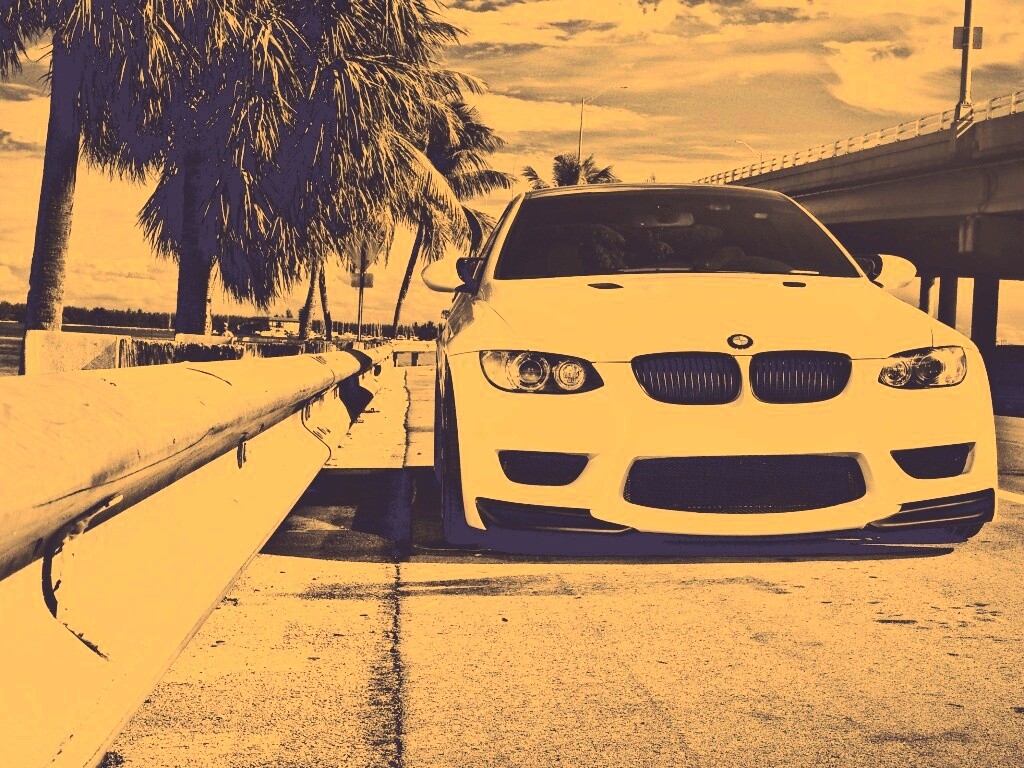 BMW в тропиках обои