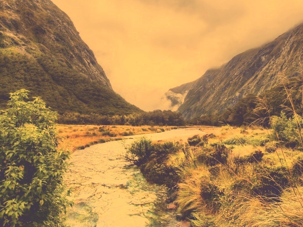 Горная река обои