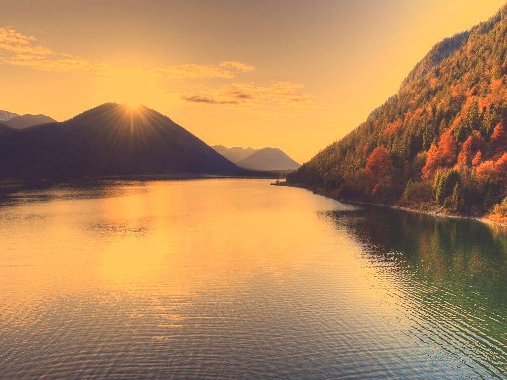 Закат в горах обои