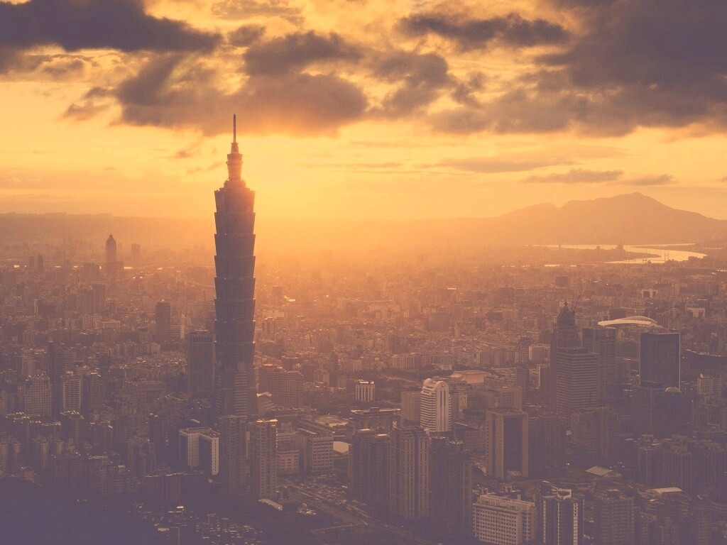 Башня на закате обои