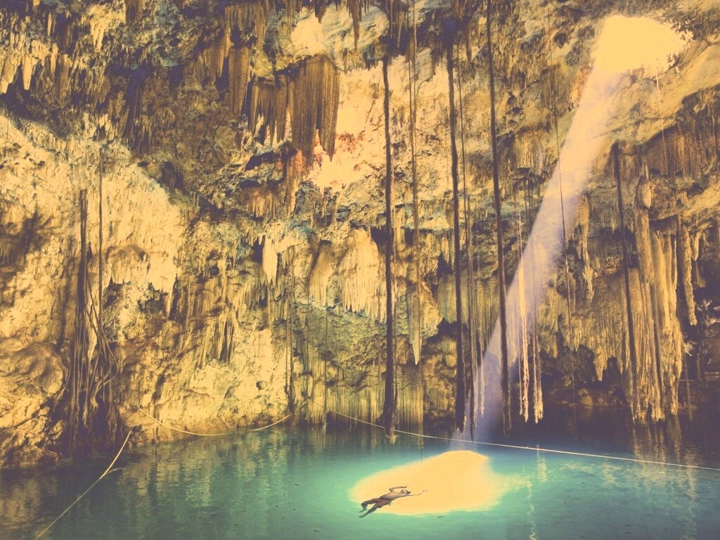 Пещера сталактитов обои