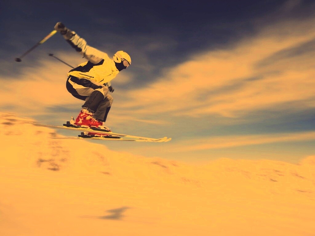 Лыжник в прыжке обои