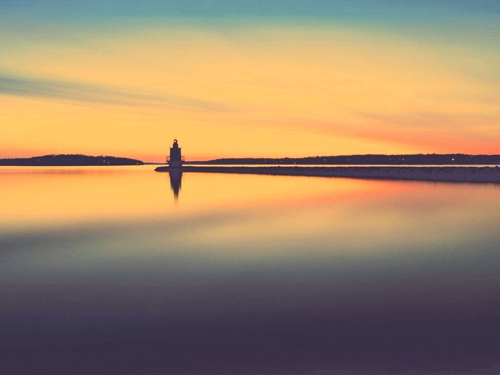 Маяк и его отражение обои