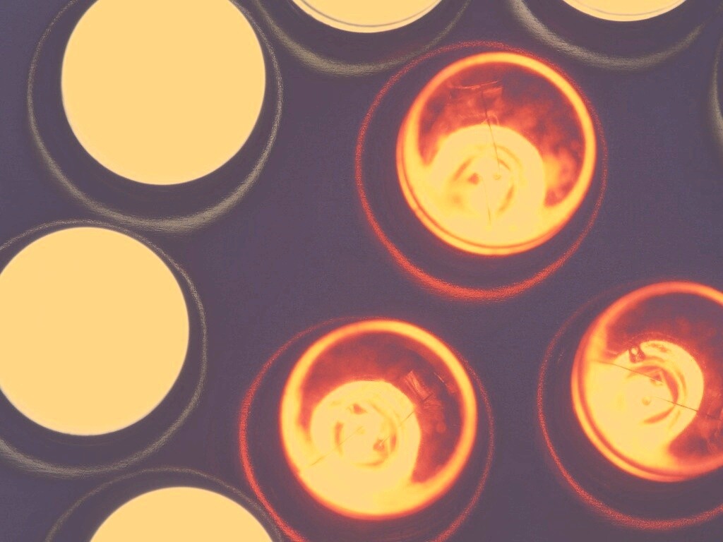 Маленькие лампочки обои