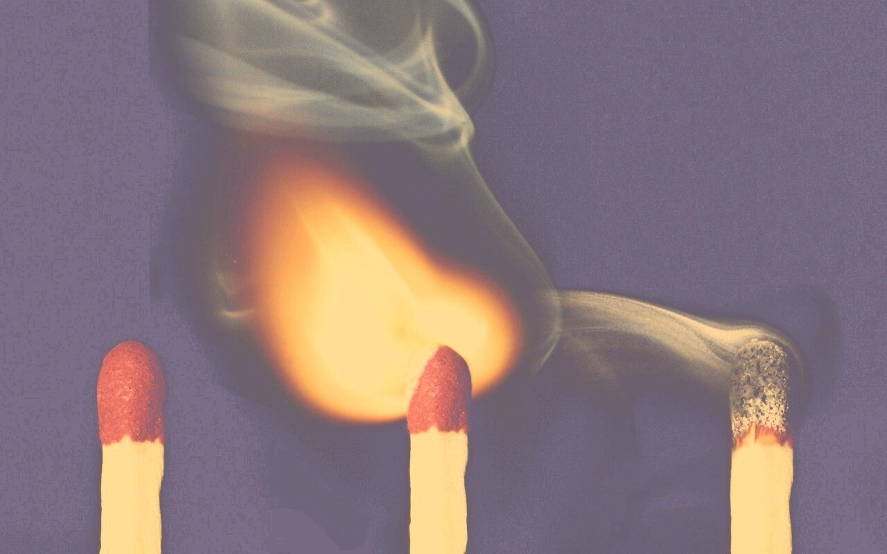 Три состояния спички обои