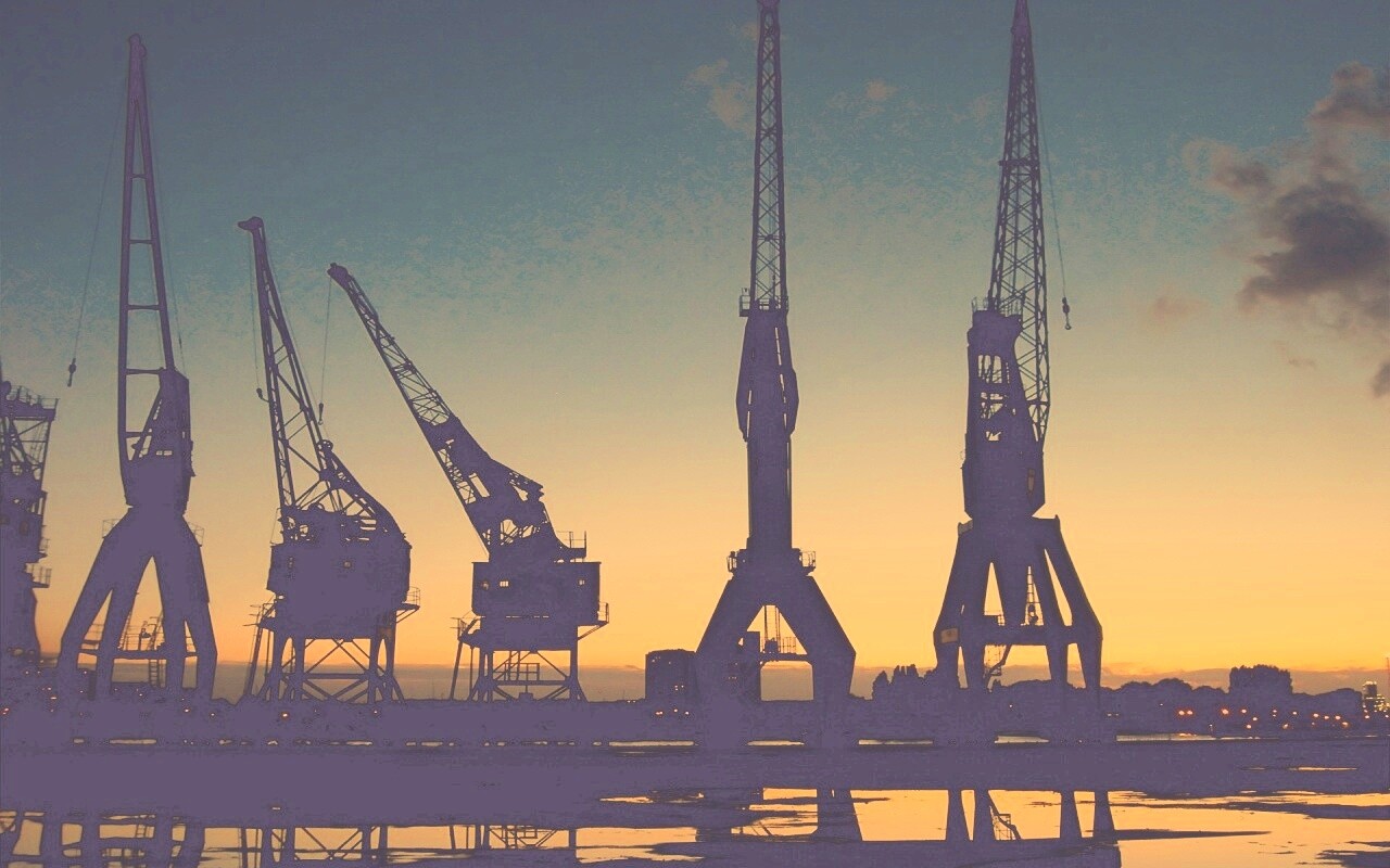 Силуэты портовых кранов обои