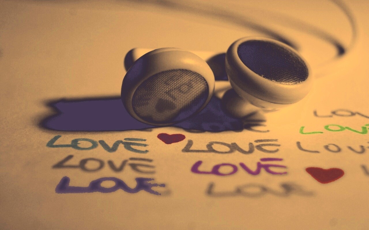 Наушники и любовь обои