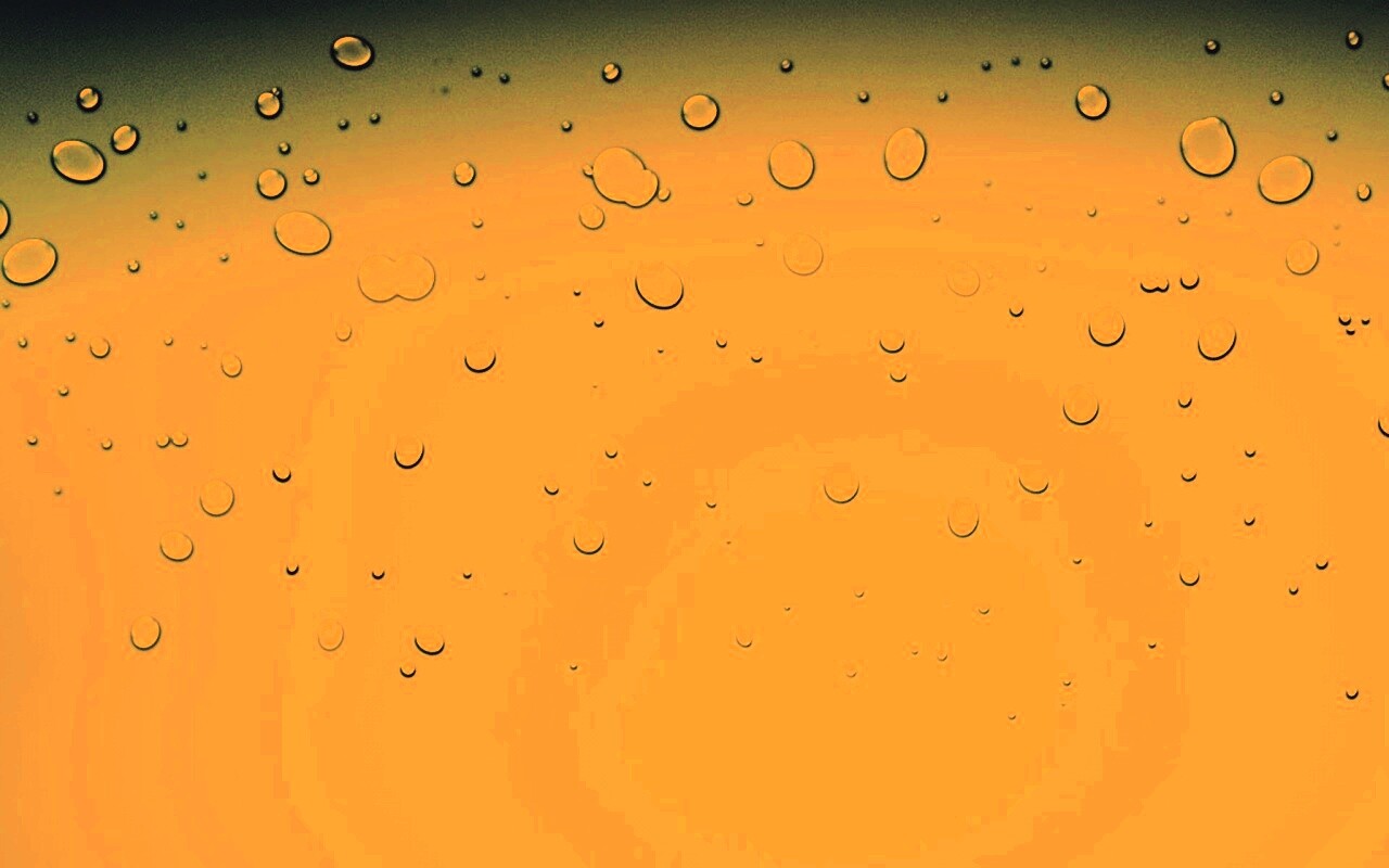 Капли на светлом фоне обои
