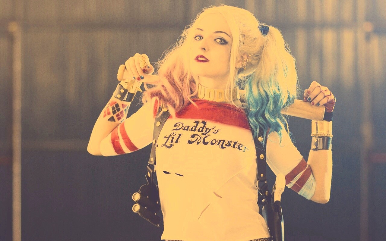 Daddy's lil monster обои