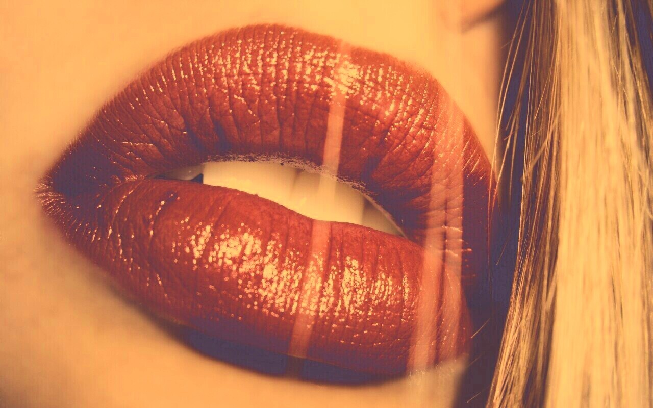 Сочные губы обои