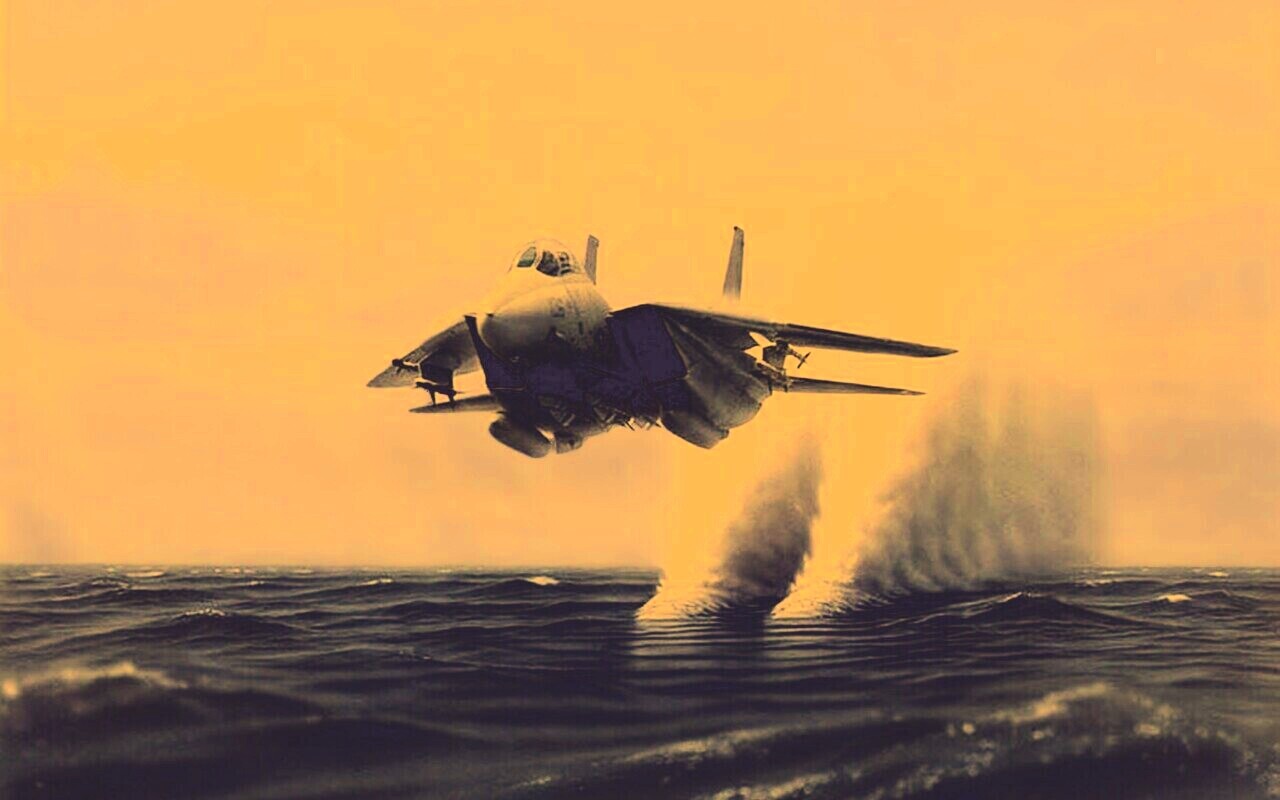 Истребитель над водой обои