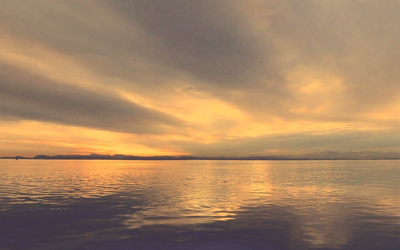 Живописное озеро обои