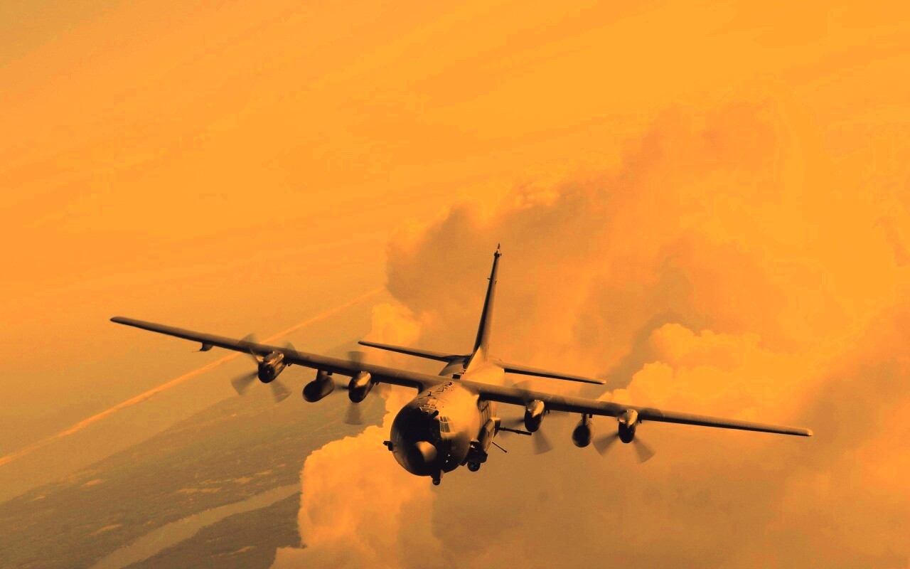 Самолет АС-130 обои