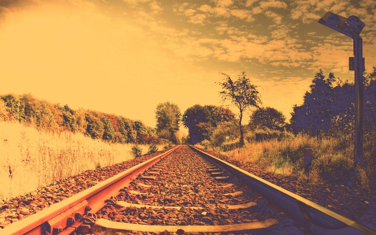 Уходящие в даль рельсы обои