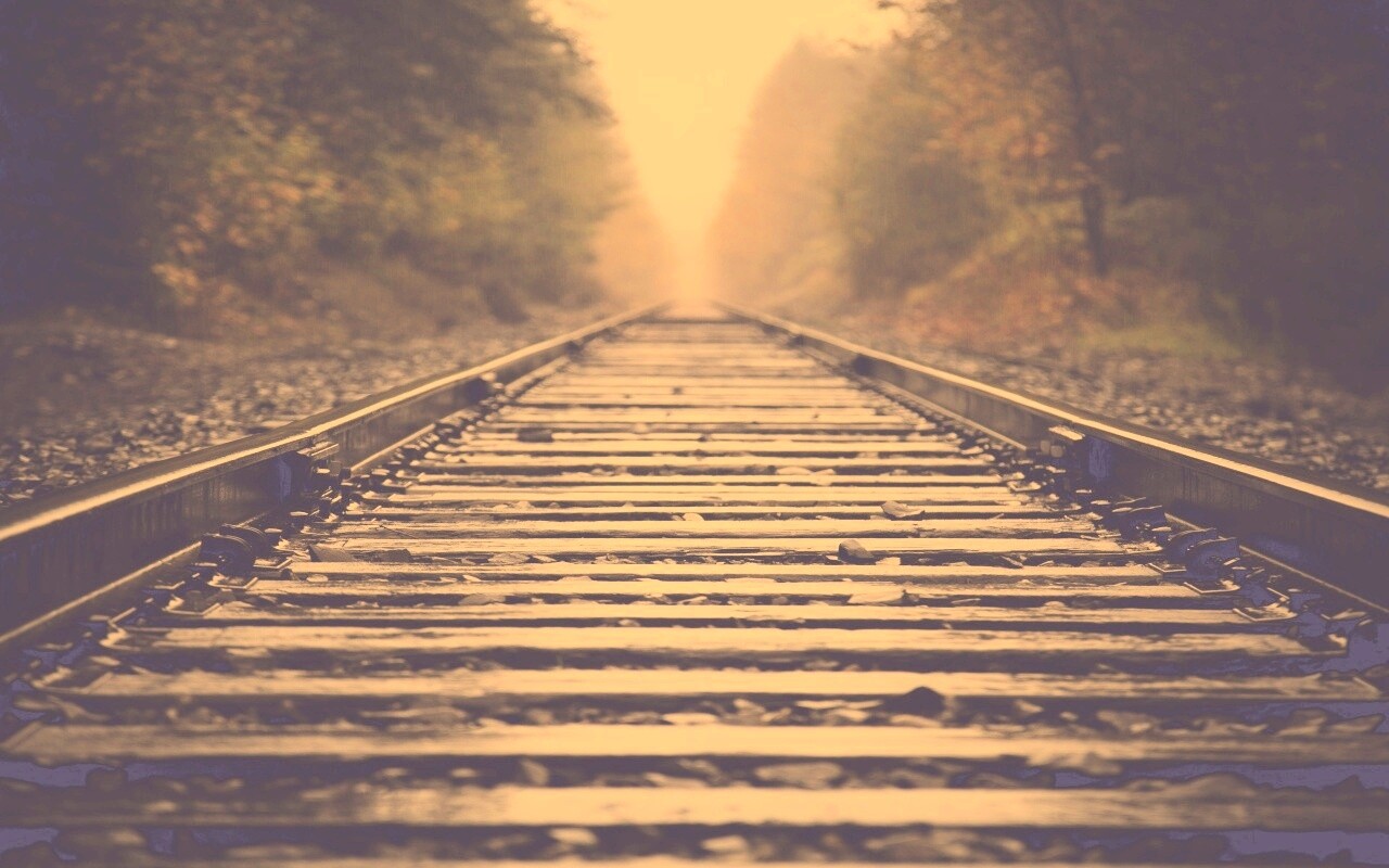 Железная дорога после дождя обои