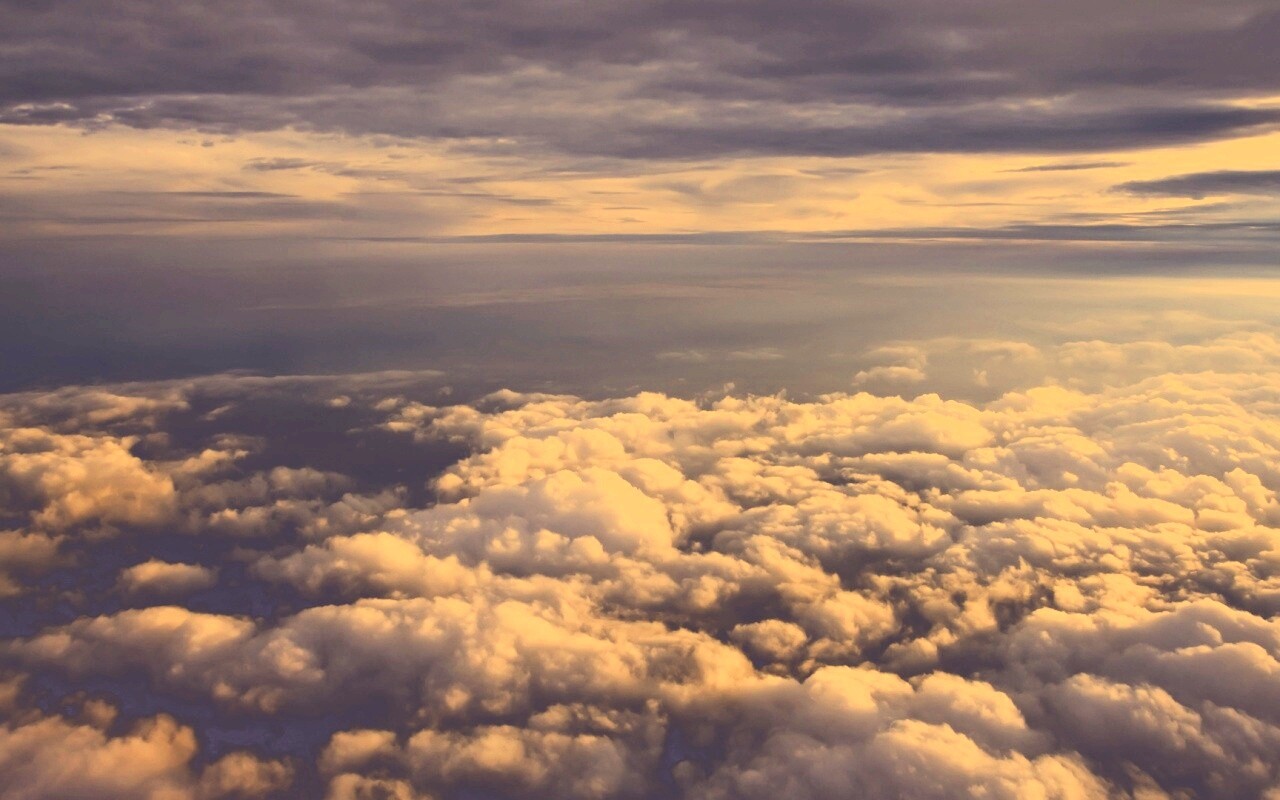 Полет над облаками обои