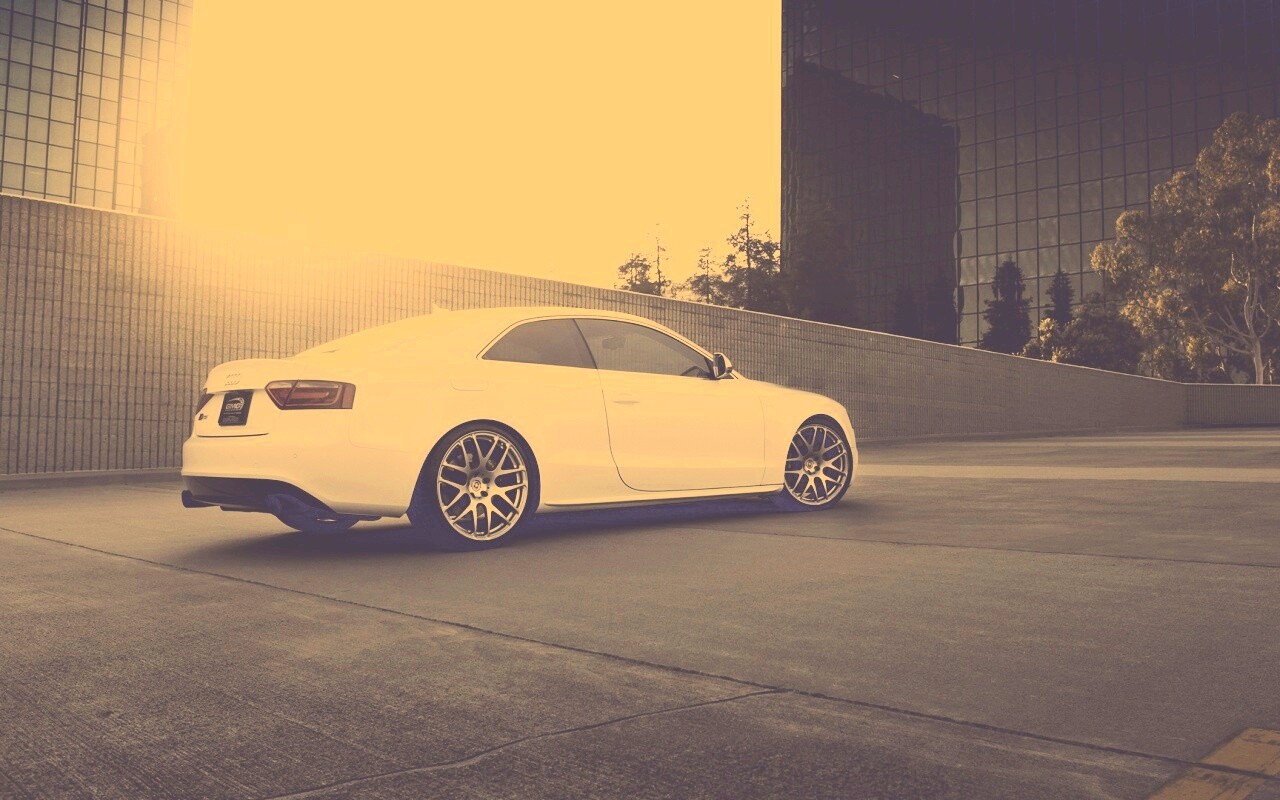 Ауди на парковке обои