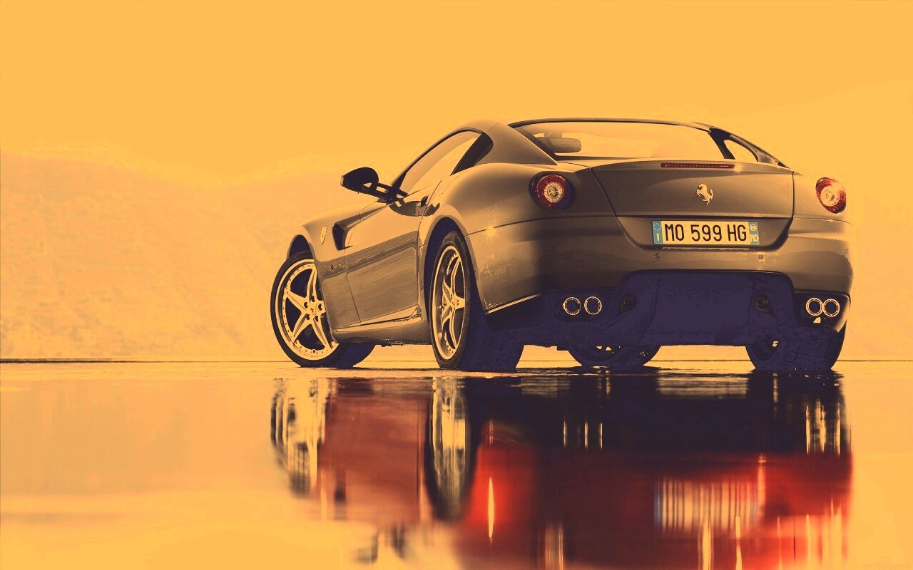 Ferrari в отражении обои