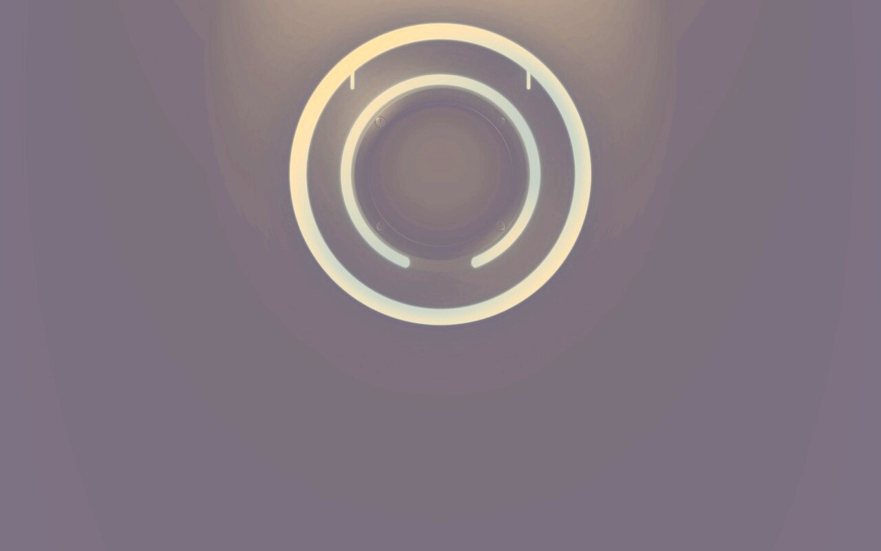 Диск из Tron на черном фоне обои