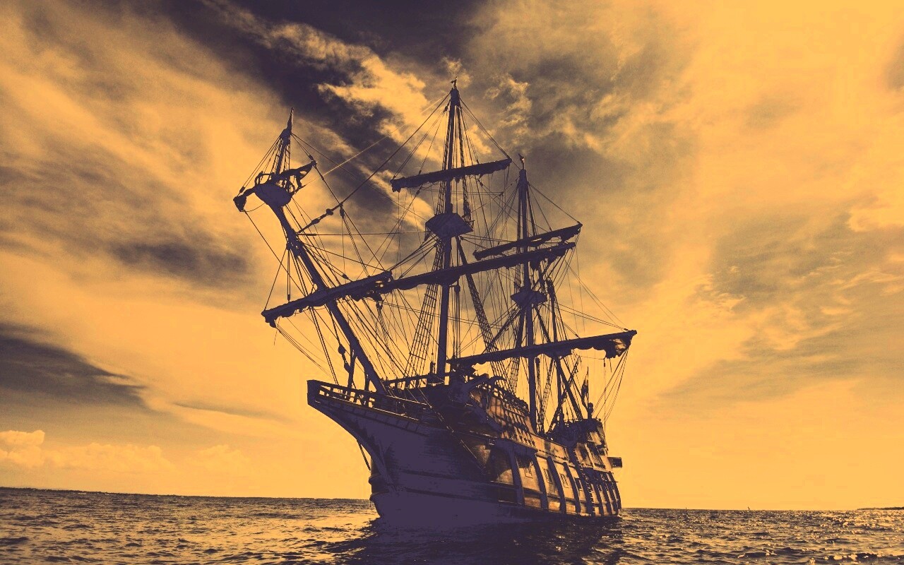 Галеон в море обои