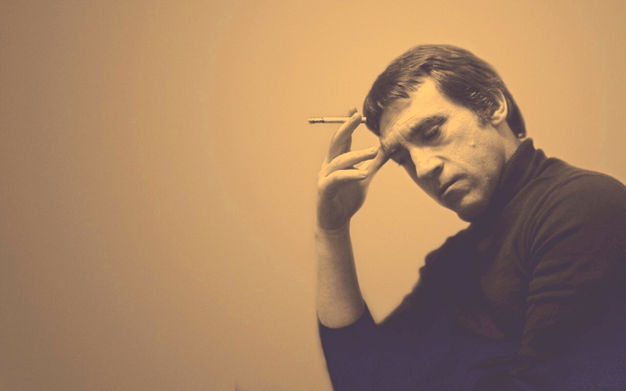 Владимир Высоцкий с сигаретой в руке обои