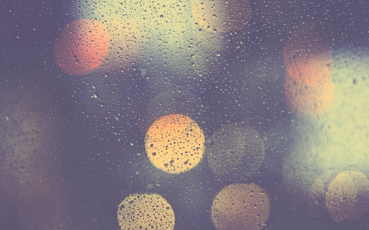 Блики за мокрым стеклом обои