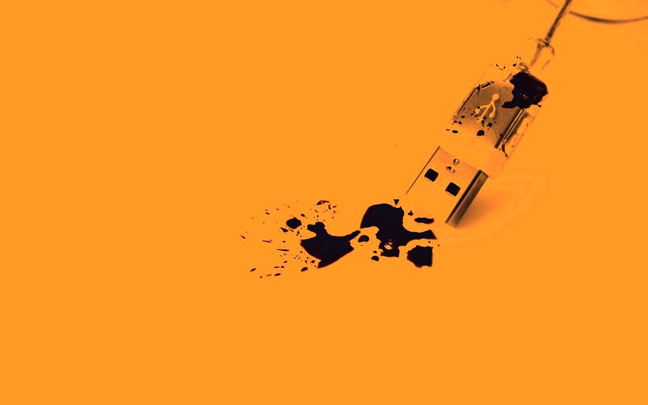 Кровавый usb обои