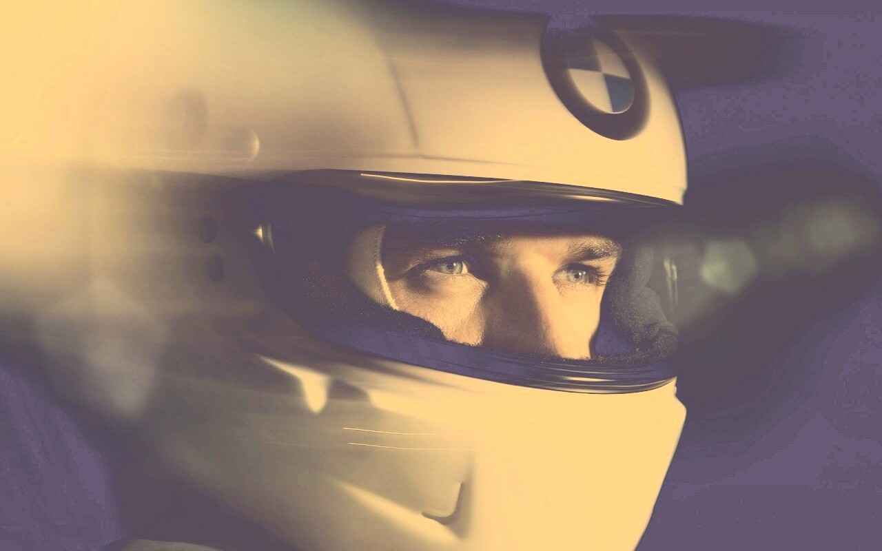 Гонщик BMW обои